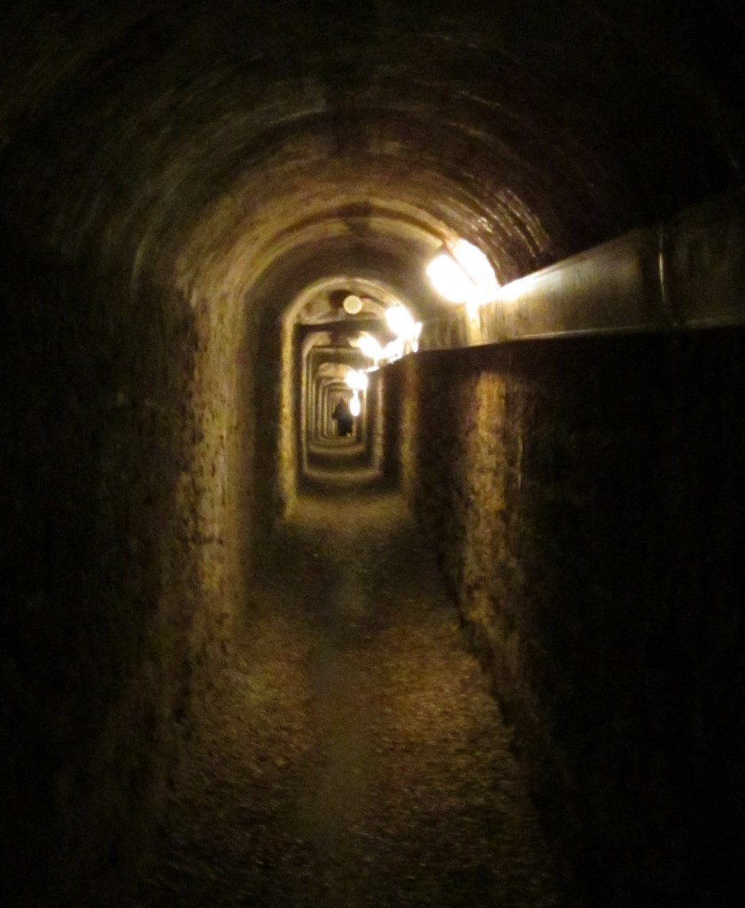 catacombs-tunnel
